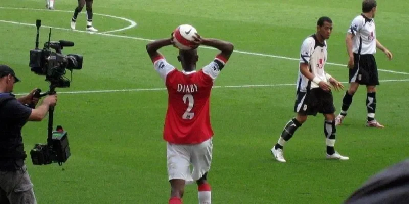 Khái quát về kèo ném biên và vai trò trong trận đấu